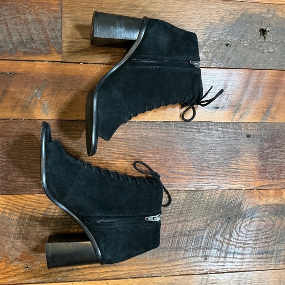 Frye Amy Black Suede Peep Toe Lace-Up Booties Size 8.5 - Picture 13 of 14